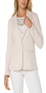 26-1/2”&nbsp;High Shoulder Point
Front welt pockets
Sleek modern style
One button closure
3-button cuff closure
Boucle Knit
Color: Bone boucle
70% POLYESTER, 30% COTTON
Machine Wash Cold, Wash Separately, Wash Inside Out, Only Non-Chlorine Bleach When Needed, Tumble Dry Low, Warm Iron If Needed, Or Dry Clean